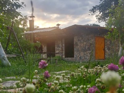 Քոթեջ Դիլիջանում անտառի մեջ: Բուխարի: 4 սենյակ