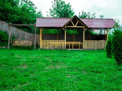 Օրավարձով առանձնատուն Դիլիջանում 4 սենյակ Բաց պատշգամբ