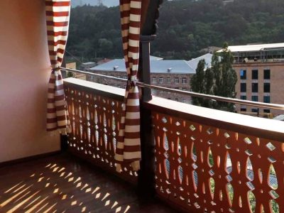 Օրավարձով առանձնատուն Դիլիջանում 5 սենյակ, բաց պատշգամբ