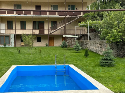 Լողավազանով առանձնատուն Դիլիջանում 6 սենյակ