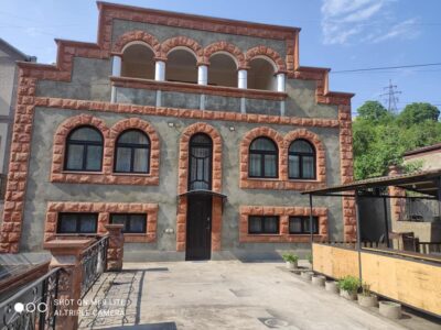 Լողավազանով առանձնատուն Դիլիջանում 4 սենյակ