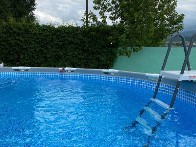 Հյուրատուն, քոթեջ Ստեփանավանում, շոգեբաղնիք, լողավազան, թենիս, խարույկ.