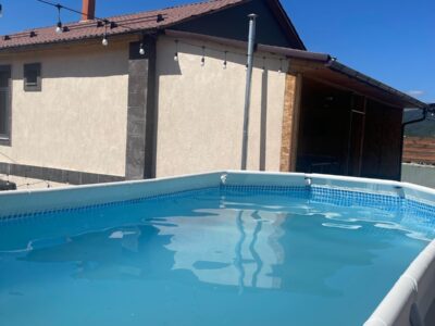 Առանձնատուն Դիլիջանում 4 սենյակ լողավազան և թենիսով