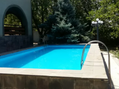 Առանձնատուն Գառնիում 5 սենյակ, բաց և փակ լողավազան, բուխարի, բիլիարդ, Շոգեբաղնիք