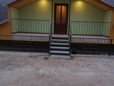 Առանձնատուն Դիլիջանում 3 սենյակ բաց պատշգամբով