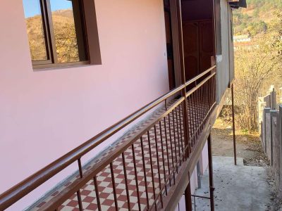 Առանձնատուն Դիլիջանում 3 սենյակ. Բաց պատշգամբով