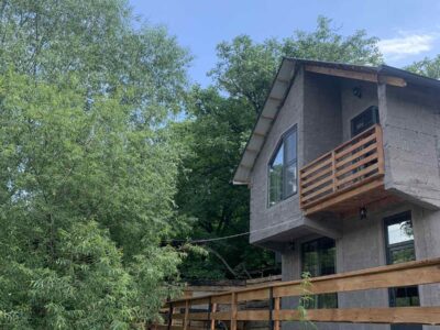 Առանձնատուն Դիլիջանում 4 սենյակ Գետի ափին